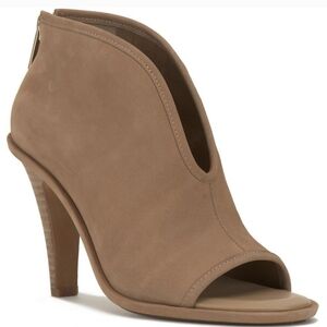 Vince Camuto Finaleigh Nubuck Leather Heeled Shooties Size 9.5
